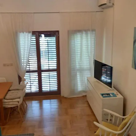 Ara-garden Baška